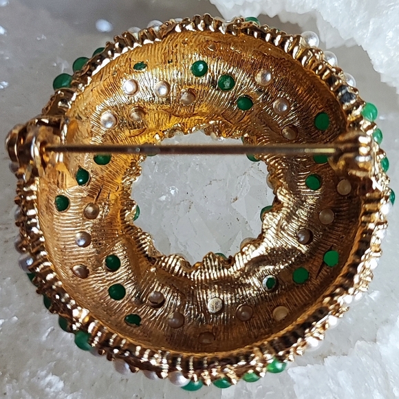 Unsigned Jomaz Mazer Vintage Gold Tone Green Faux Pearl & Faux Jade Round Brooch - Picture 2 of 5